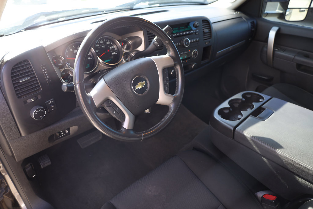 Used 2014 Chevrolet Silverado 2500 LT w/ Interior Plus Package AWD/4WD image 12