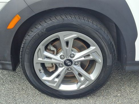 Certified 2023 Hyundai Kona SEL AWD/4WD image 9