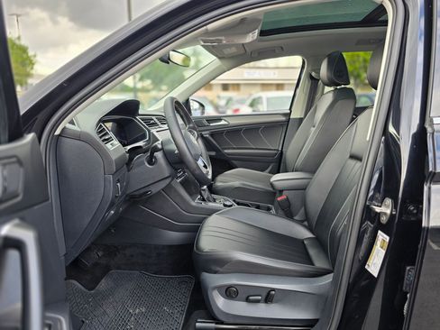 Used 2024 Volkswagen Tiguan SE AWD/4WD image 14