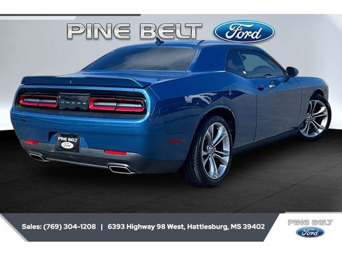 Used 2020 Dodge Challenger GT w/ Plus Package RWD image 11