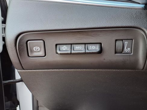 Used 2024 Buick Enclave Premium image 21