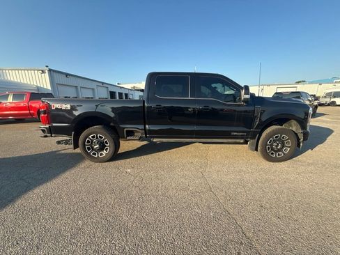 Used 2025 Ford F250 Platinum AWD/4WD image 6