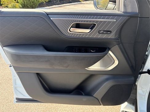 New 2026 INFINITI QX80 Autograph image 13