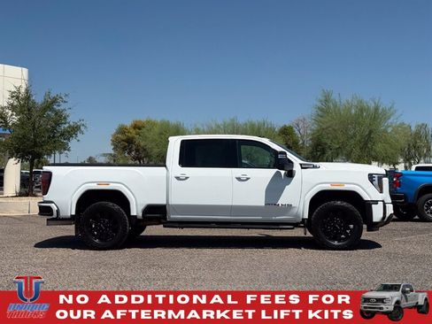 Used 2024 GMC Sierra 2500 AT4 w/ Technology Package AWD/4WD image 5