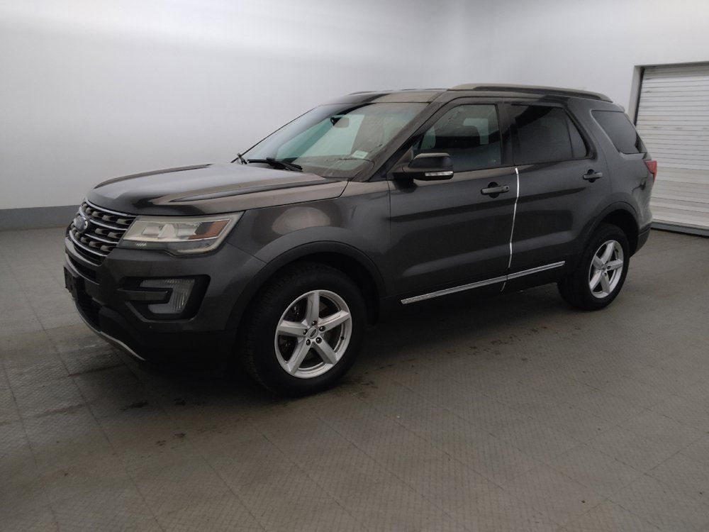 Used 2016 Ford Explorer XLT w/ Equipment Group 202A AWD/4WD image 2