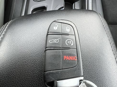 Used 2022 Dodge Durango GT image 35