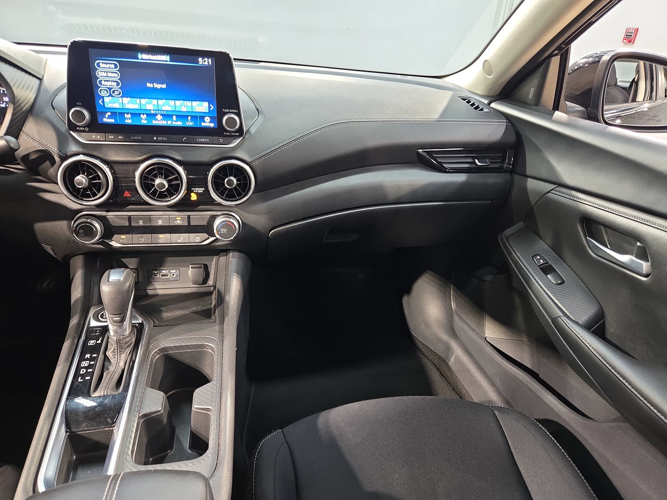 Used 2024 Nissan Sentra SV FWD image 11