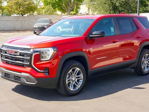 Used 2026 GMC Terrain Elevation image 3