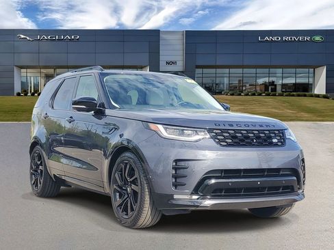 Used 2025 Land Rover Discovery Dynamic SE AWD/4WD image 2