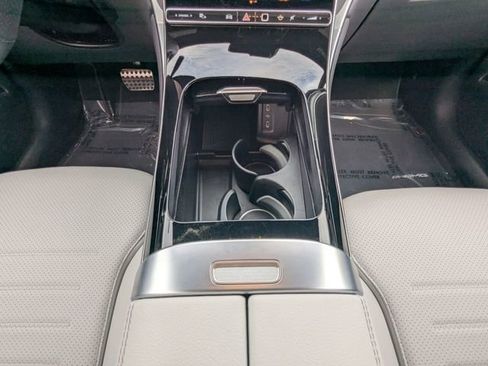 Used 2025 Mercedes-Benz GLC 300 4MATIC image 19