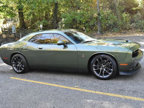 Used 2023 Dodge Challenger R/T Scat Pack w/ Plus Package image 10