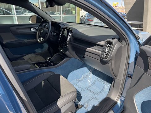 Used 2022 Volvo C40 P8 Recharge Ultimate image 38