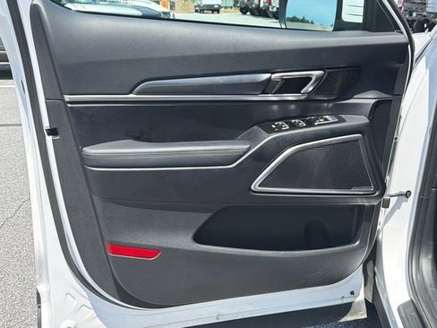 Used 2024 Kia Telluride S w/ S Sunroof Package FWD image 12