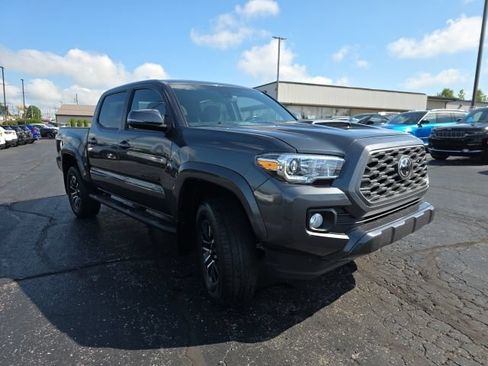 Used 2021 Toyota Tacoma TRD Sport AWD/4WD image 10