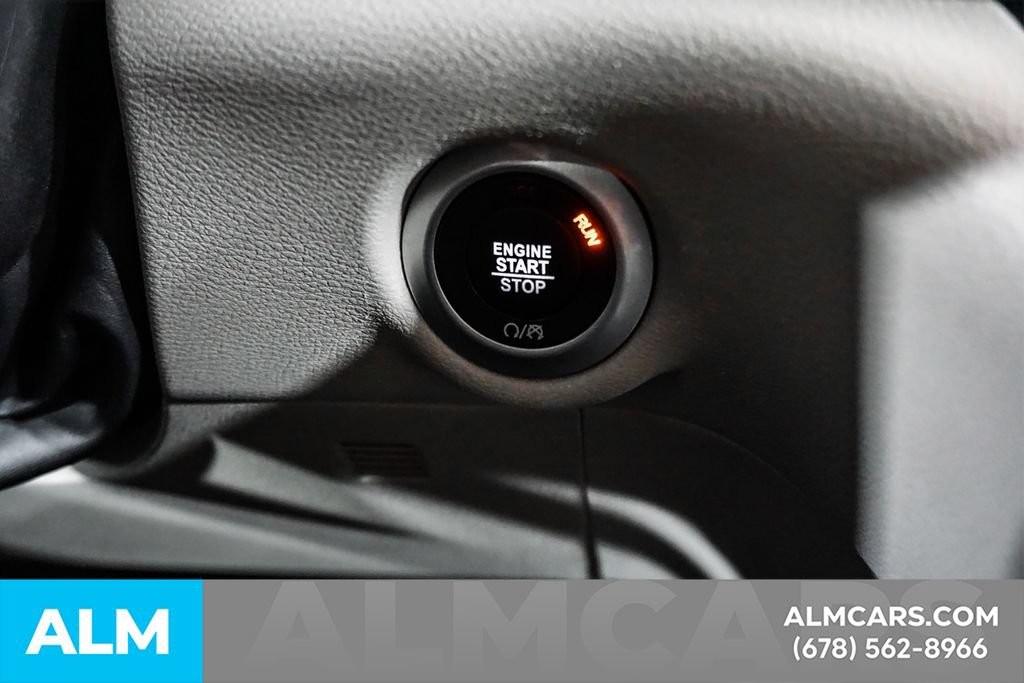 Used 2023 Chrysler Pacifica Touring-L FWD image 28
