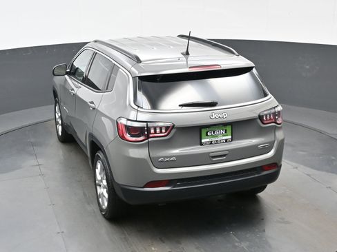 Used 2023 Jeep Compass Latitude image 34
