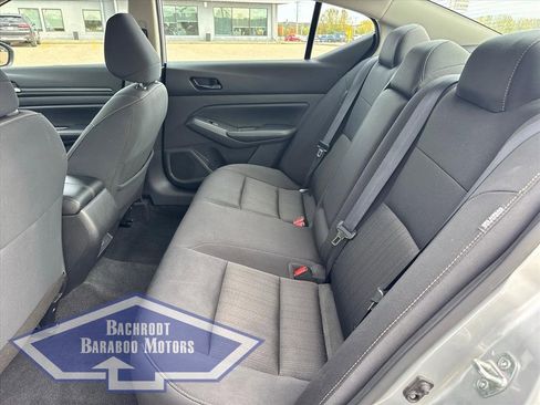 Used 2024 Nissan Altima 2.5 SV image 11