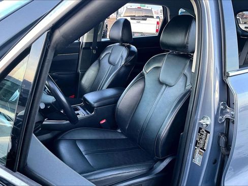 Used 2024 Kia Sorento S image 25