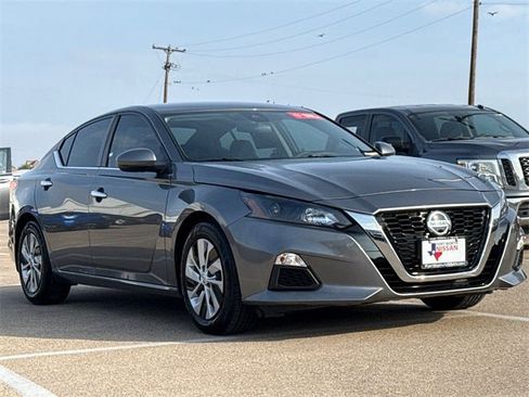 Certified 2022 Nissan Altima 2.5 S image 2