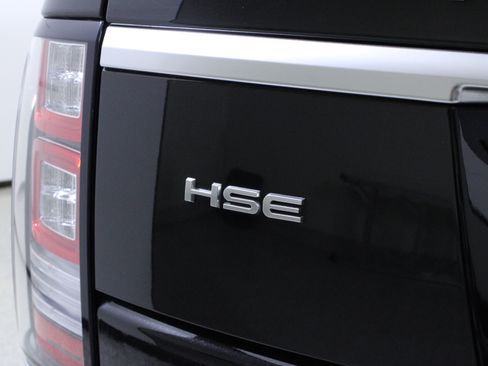 Used 2016 Land Rover Range Rover HSE image 10