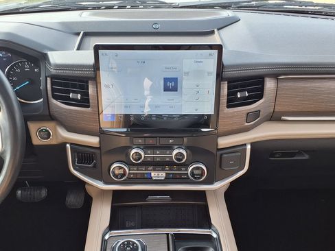 Used 2024 Ford Expedition Max Limited RWD image 34
