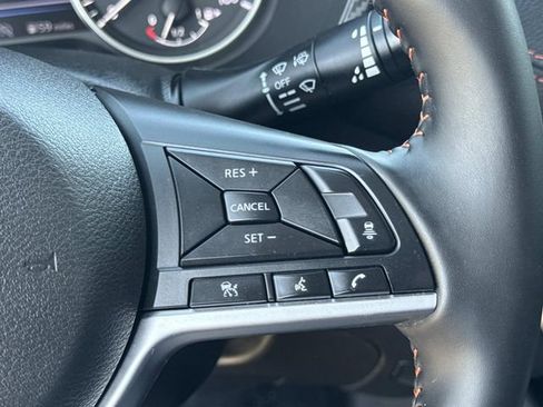 Used 2025 Nissan Sentra SR FWD image 11
