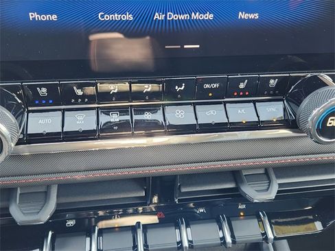 Used 2025 Chevrolet Colorado Z71 w/ Z71 Convenience Package 2 image 32