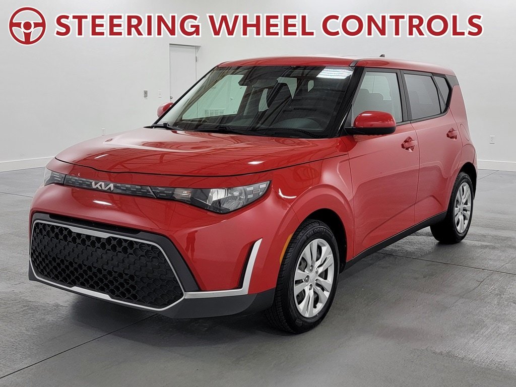 Used 2023 Kia Soul LX FWD image 4