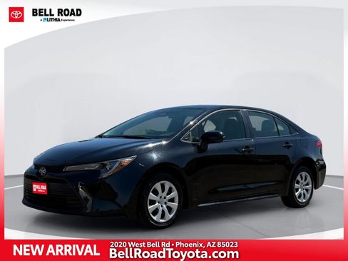 Used 2025 Toyota Corolla LE FWD image 1