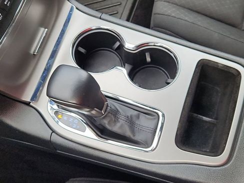 Used 2018 Jeep Grand Cherokee Laredo image 15