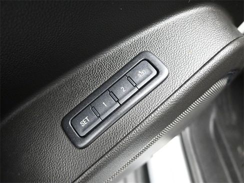 Used 2018 GMC Yukon Denali image 21