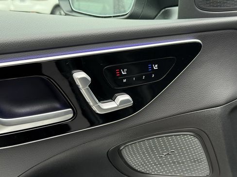 Certified 2025 Mercedes-Benz C 300 Sedan image 4