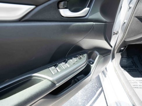 Used 2019 Honda Civic LX image 7