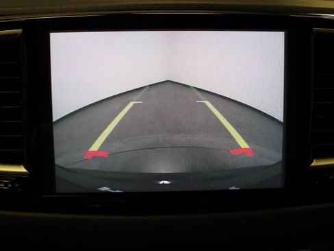 Used 2024 Chrysler Pacifica Touring-L FWD image 26