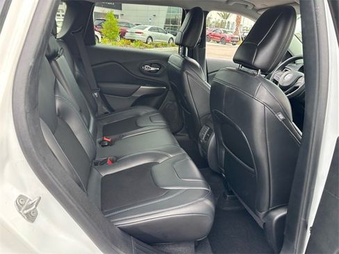 Used 2020 Jeep Cherokee Latitude Plus image 18