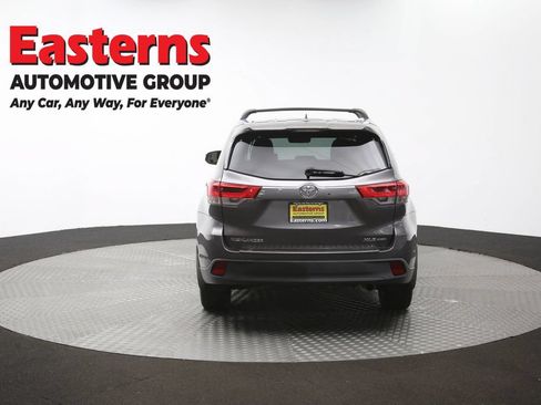 Used 2019 Toyota Highlander XLE AWD/4WD image 41