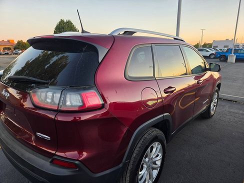 Used 2020 Jeep Cherokee Latitude AWD/4WD image 4