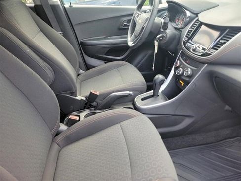 Certified 2022 Chevrolet Trax LS w/ Tint and Cruise Package image 13