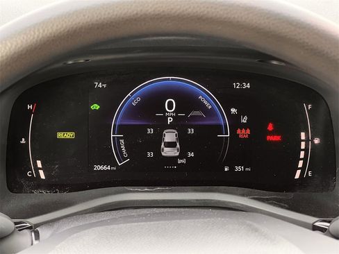 Used 2025 Toyota Camry LE image 16