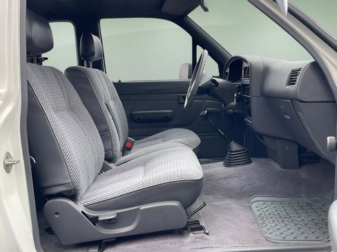 Used 1994 Toyota Pickup DX image 14