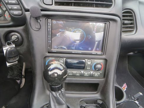 Used 2003 Chevrolet Corvette Convertible w/ Preferred Equipment Group1 image 18