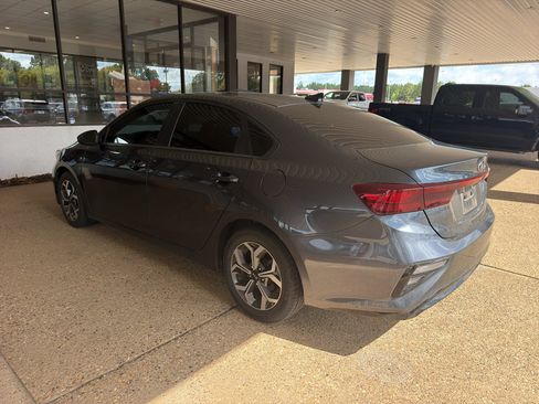 Used 2020 Kia Forte LXS FWD image 4