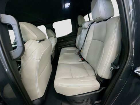 Used 2025 Toyota Tacoma Limited AWD/4WD image 30