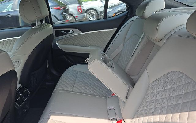 Used 2023 Genesis G70 3.3T w/ Sport Prestige Package AWD/4WD image 9