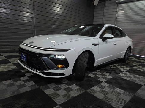 Used 2025 Hyundai Sonata Limited FWD image 46