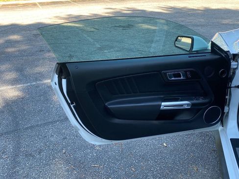 Used 2018 Ford Mustang GT Premium RWD image 15