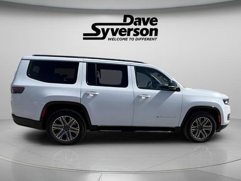 Used 2024 Jeep Wagoneer Series II w/ Flexible Seating Group image 6