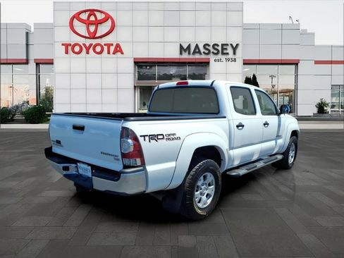 Used 2015 Toyota Tacoma PreRunner w/ TRD Off-Road Package RWD image 3
