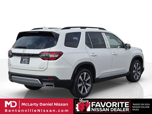Used 2023 Honda Pilot Elite image 5