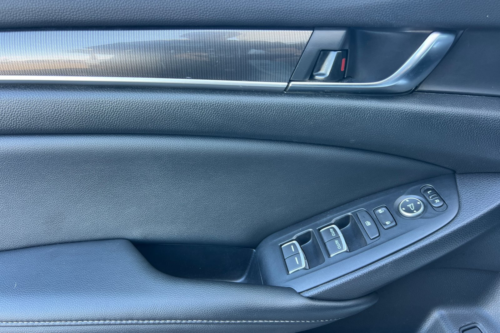 Used 2022 Honda Accord Sport image 11